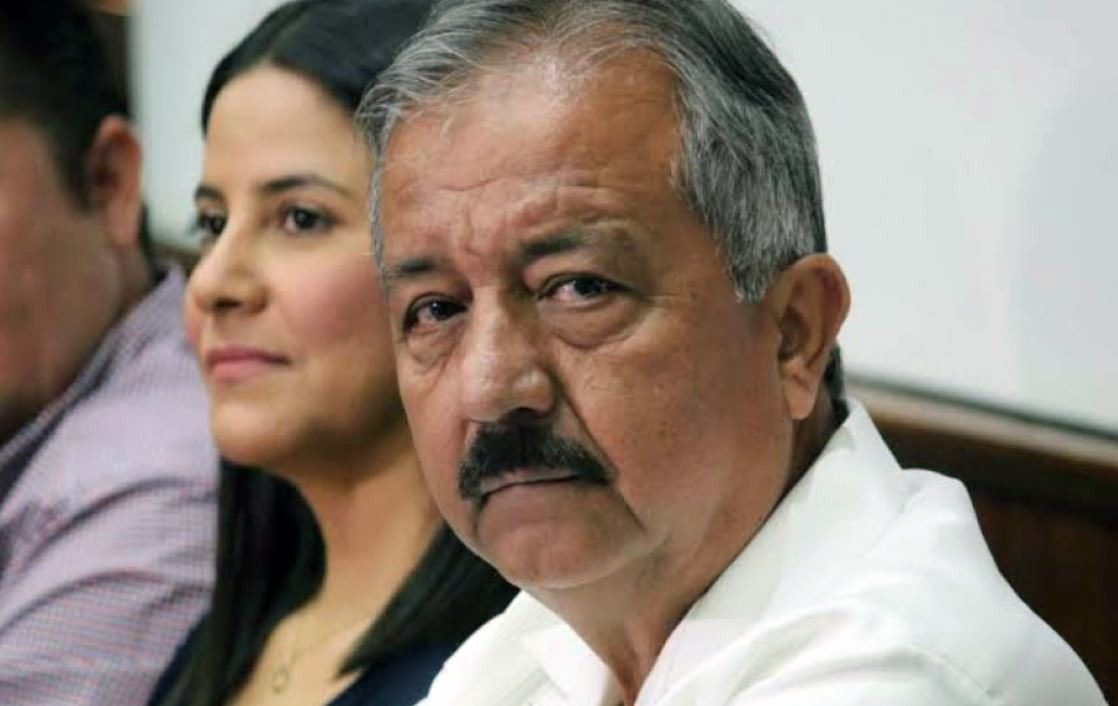 Estrada Ferreiro se va/Francisco Chiquiete