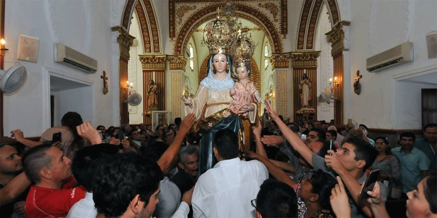 Las familias de El Rosario en el día de la Virgen