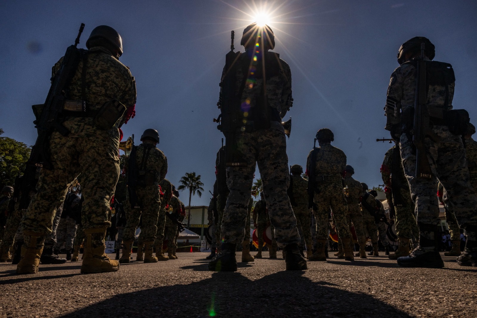 Destruyen arsenal decomisado a narcos