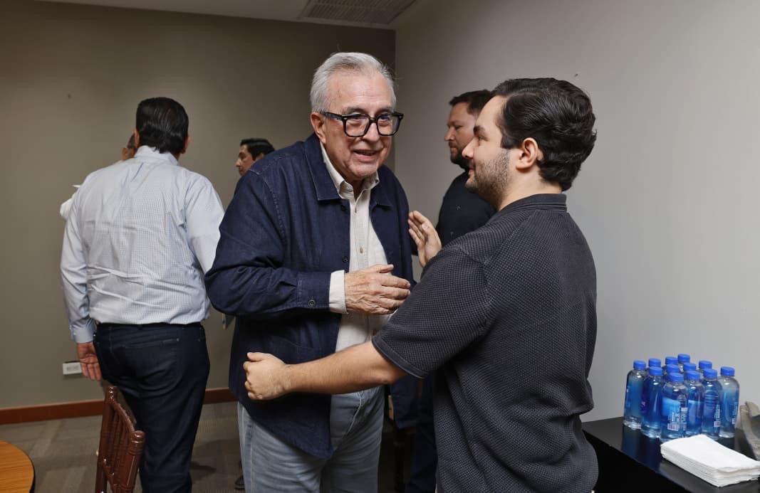 Despide Rocha a garbanceros que van a Dubai