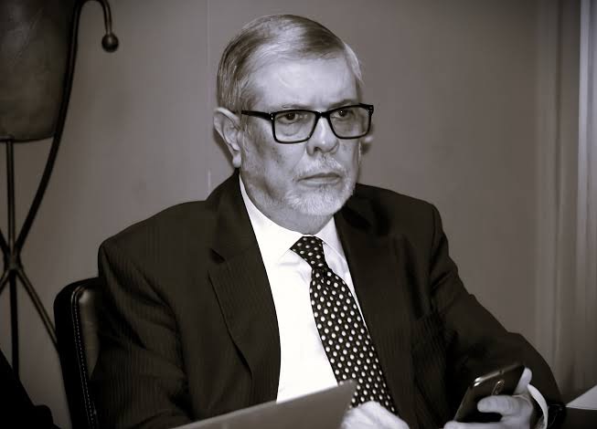 El embajador y los pordioseros | Francisco Chiquete