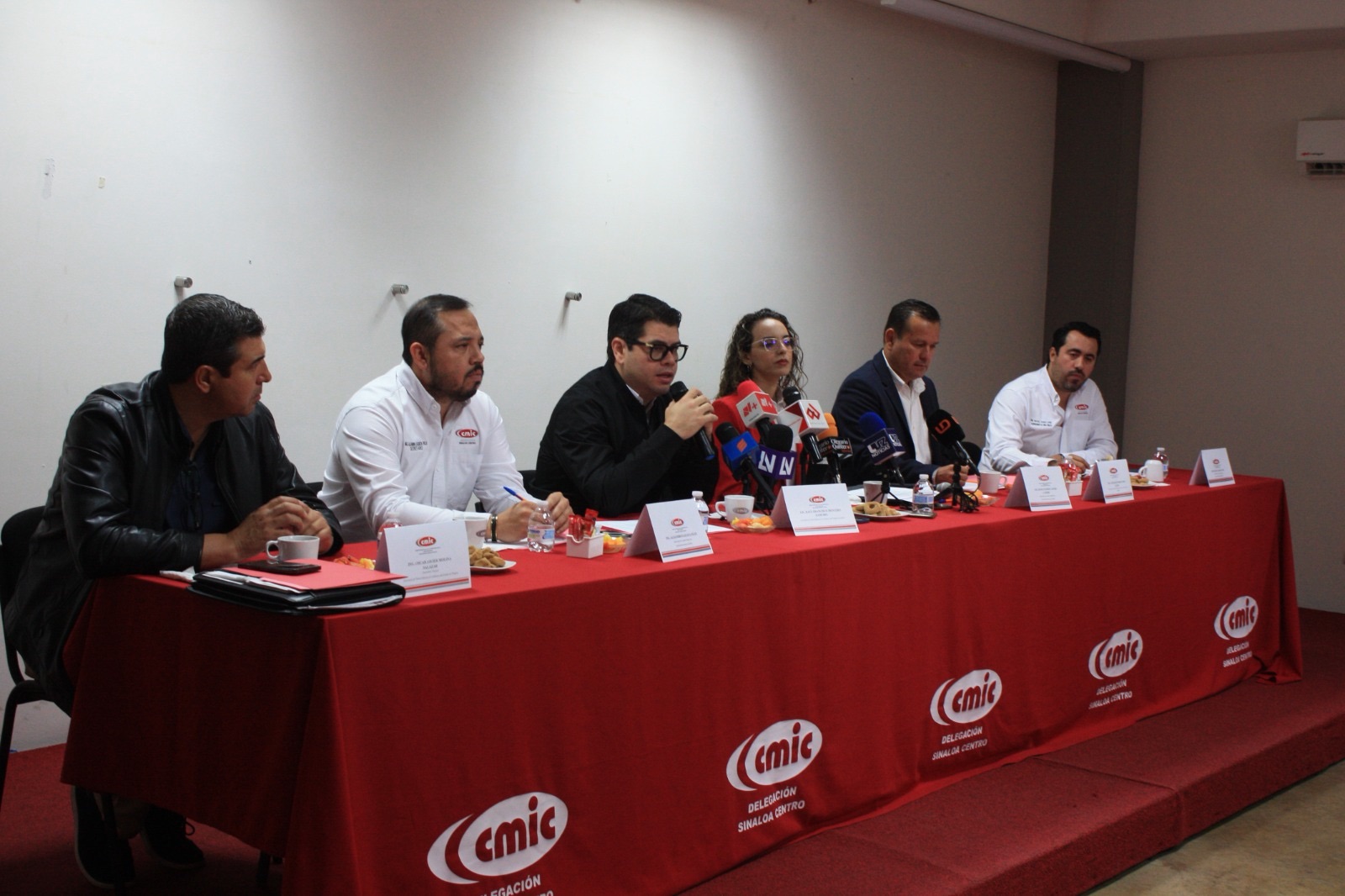 Licitarán todas las obras, menos las cárceles