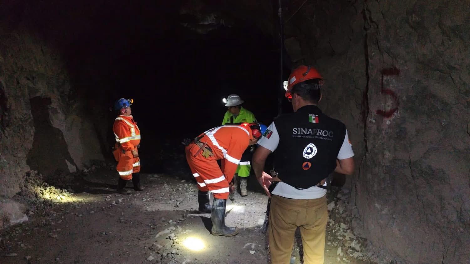 A 100 metros de donde pudiera estar Isidro Beltrán: avanza rescate en mina Santa Fe