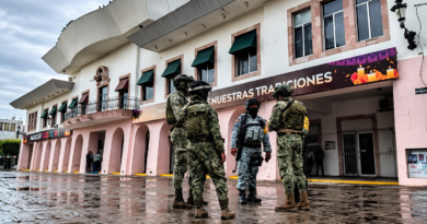 Dejan hielera con restos humanos en Palacio Municipal de Mazatlán Dejan hielera con restos humanos en Palacio Municipal de Mazatlán
